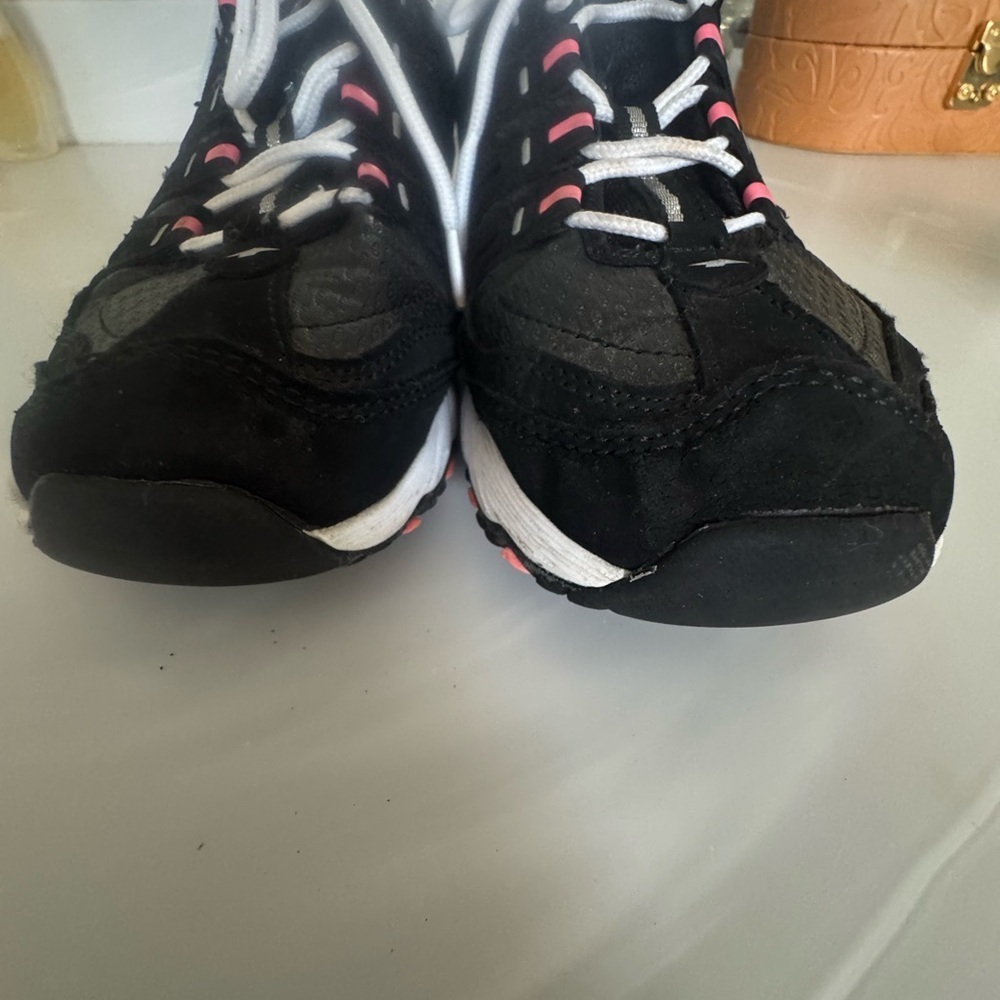 Avis Black and Pink Women's Athletic Shoes US 7.5 - Picture 4 of 10
